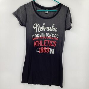 Ladies New‎ Agenda Nebraska Cornhuskers Athletics Tee Medium Gray NWOT